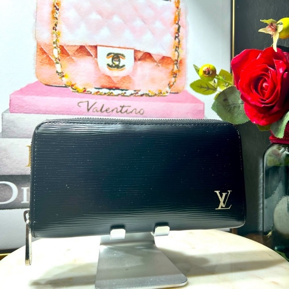 Louis Vuitton Epi rare zippy long wallet black and cream/ white wash GUC - Picture 4 of 17